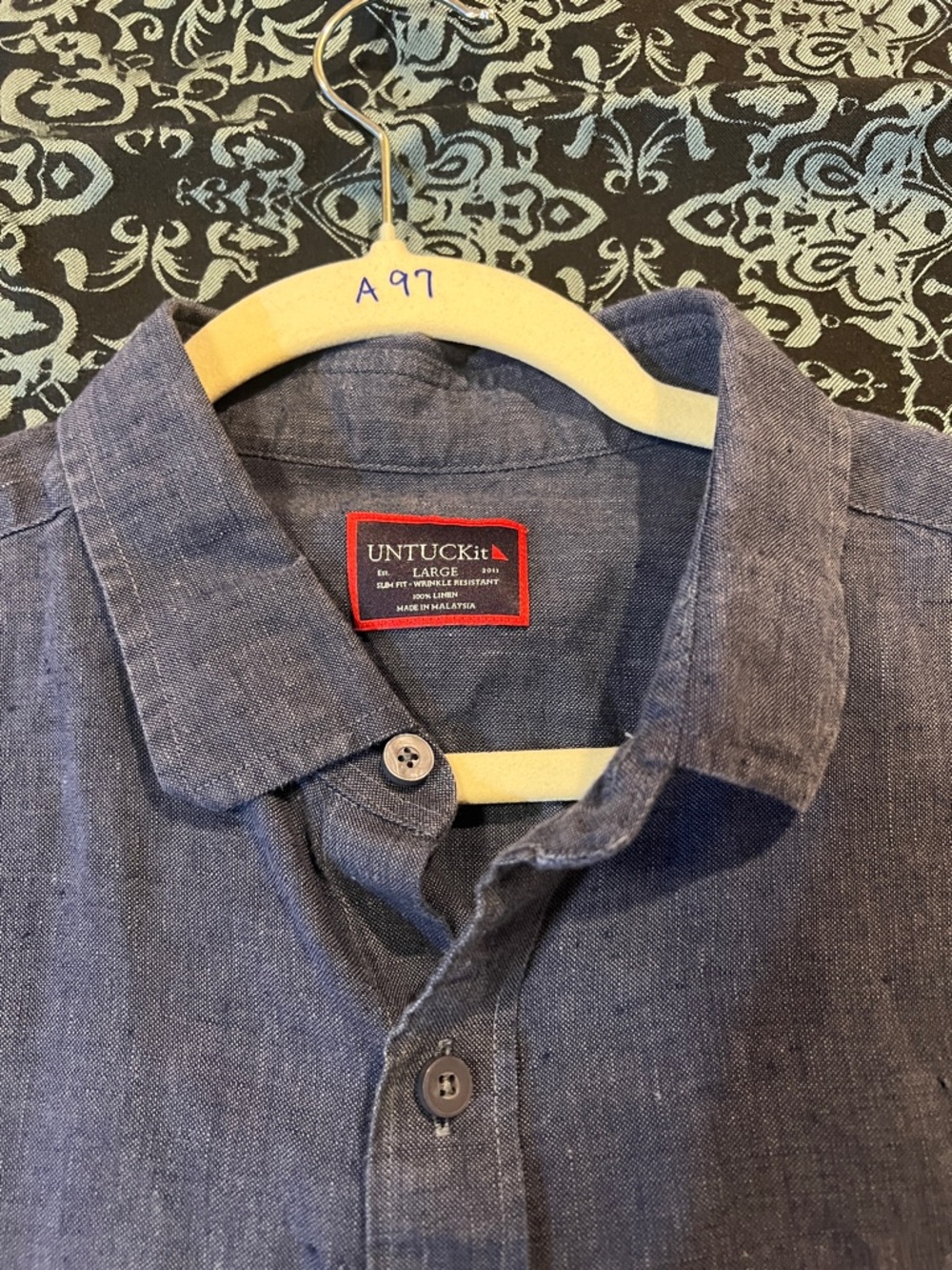 UNTUCKit Men's Short-Sleeve Chambray Button-Down Shirt - Blue - Picture 6 of 7